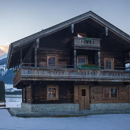 Fasserhaeusl Im Zillertal - Sauna ,hot Tub, Kamin, Ideal Fuer Familien * Uderns