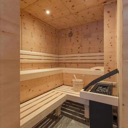 Fasserhaeusl Im Zillertal - Sauna ,hot Tub, Kamin, Ideal Fuer Familien シャレー ウダーンス