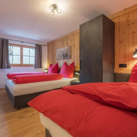 Fasserhaeusl Im Zillertal - Sauna ,hot Tub, Kamin, Ideal Fuer Familien Chalet Uderns