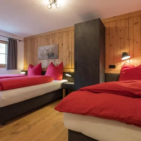 Fasserhaeusl Im Zillertal - Sauna ,hot Tub, Kamin, Ideal Fuer Familien * Uderns