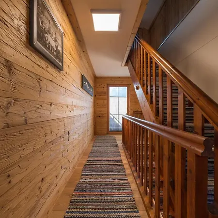 Fasserhaeusl Im Zillertal - Sauna ,hot Tub, Kamin, Ideal Fuer Familien * Uderns