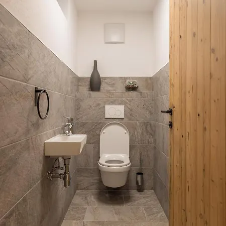 Fasserhaeusl Im Zillertal - Sauna ,hot Tub, Kamin, Ideal Fuer Familien * Uderns