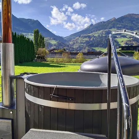 Fasserhaeusl Im Zillertal - Sauna ,hot Tub, Kamin, Ideal Fuer Familien Alpstuga Uderns